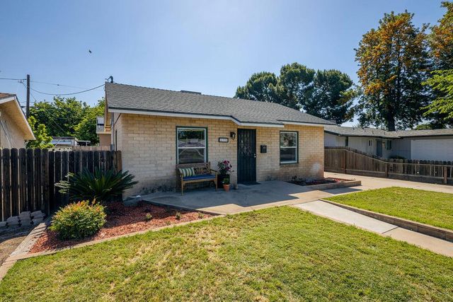 335 Oxford Avenue, Clovis, CA 93612