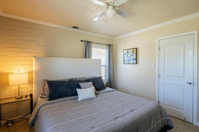 335 Oxford Avenue, Clovis, CA 93612