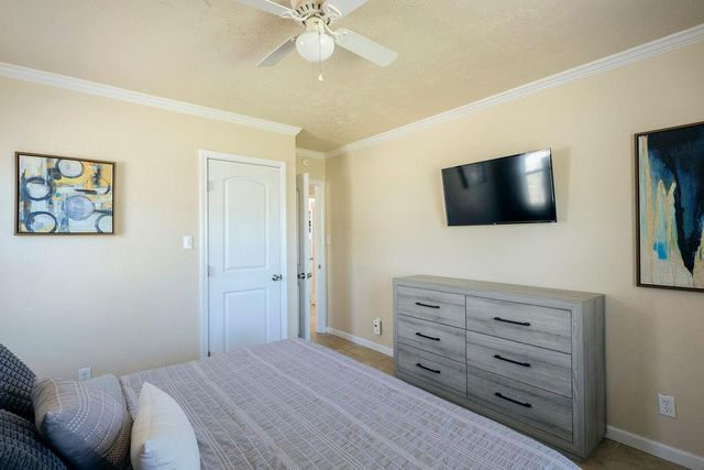 335 Oxford Avenue, Clovis, CA 93612