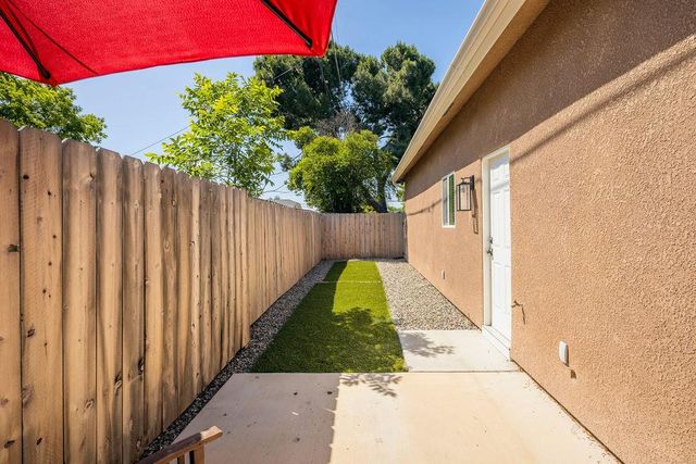 335 Oxford Avenue, Clovis, CA 93612
