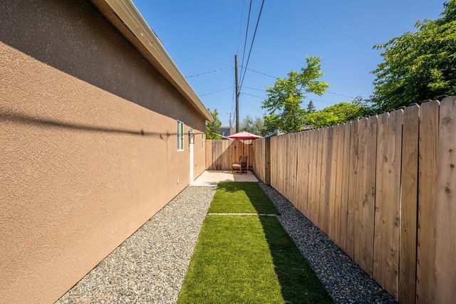 335 Oxford Avenue, Clovis, CA 93612