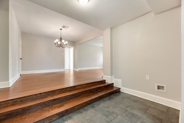 604 Casa Linda Street, Ennis, TX 75119
