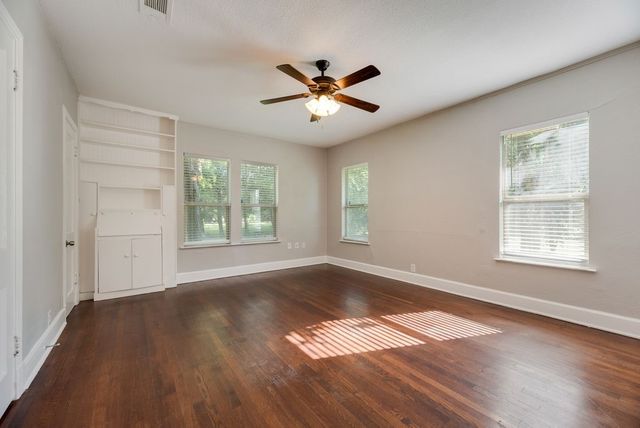 604 Casa Linda Street, Ennis, TX 75119