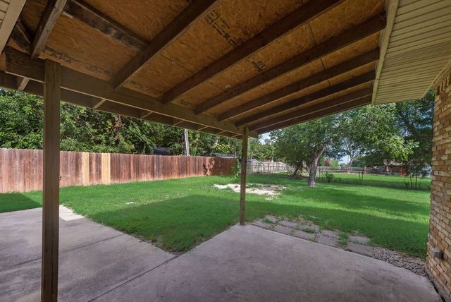604 Casa Linda Street, Ennis, TX 75119