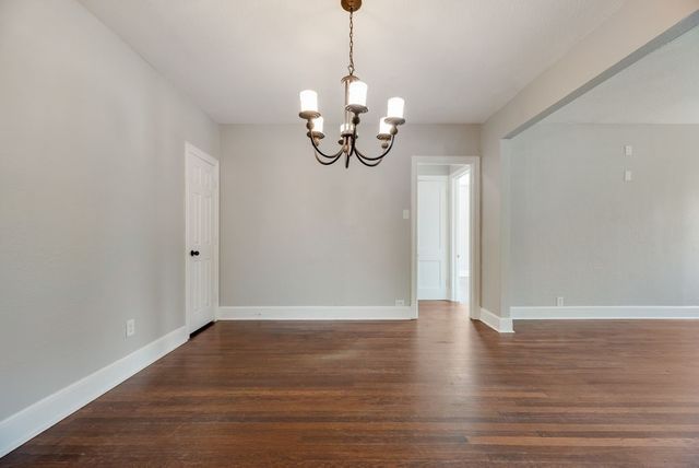 604 Casa Linda Street, Ennis, TX 75119