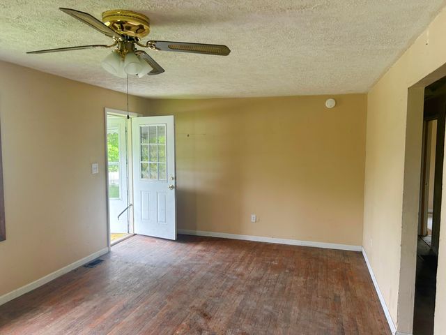 977 Muddy Creek Road, Winchester, KY 40391