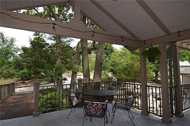 8424 S Russell Road, Oak Grove, MO 64075