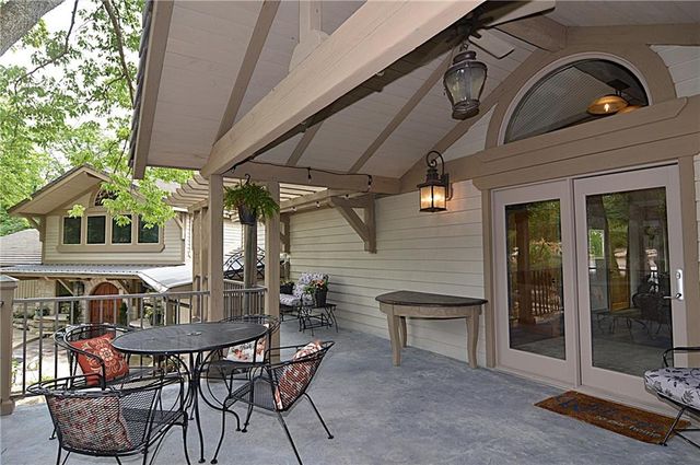8424 S Russell Road, Oak Grove, MO 64075