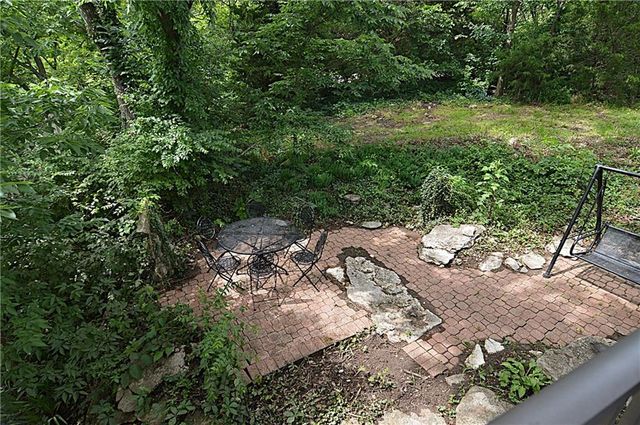 8424 S Russell Road, Oak Grove, MO 64075