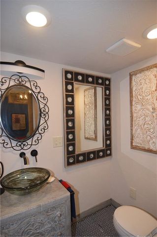 8424 S Russell Road, Oak Grove, MO 64075