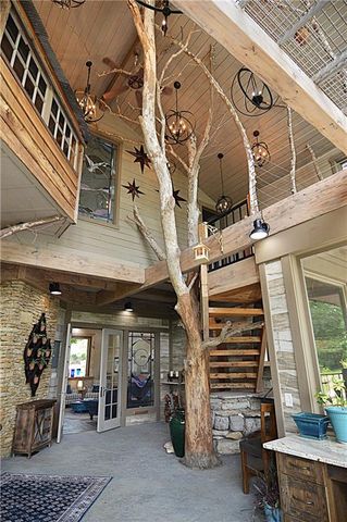 8424 S Russell Road, Oak Grove, MO 64075