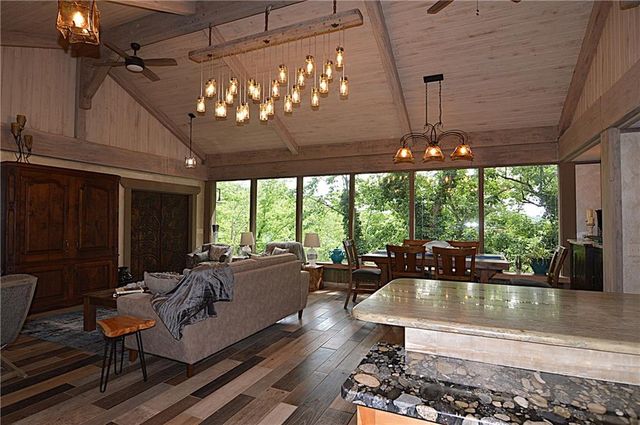 8424 S Russell Road, Oak Grove, MO 64075