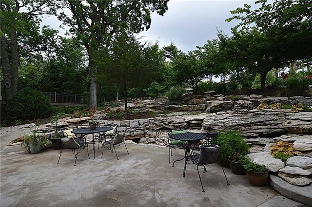8424 S Russell Road, Oak Grove, MO 64075
