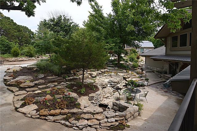 8424 S Russell Road, Oak Grove, MO 64075