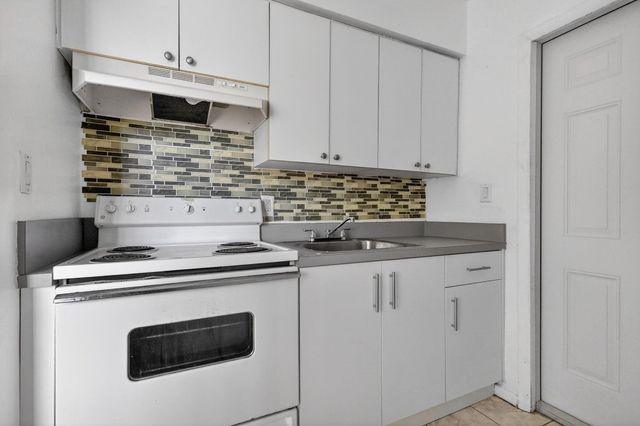 125 NW 12th Avenue B, Dania Beach, FL 33004