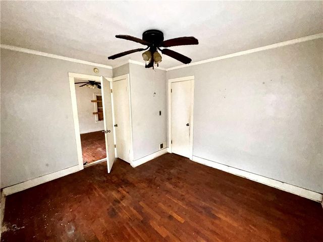 718 Thompson Avenue, St Joseph, MO 64504