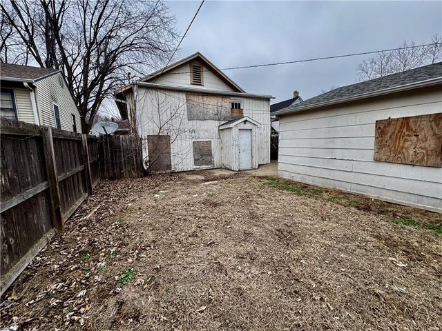 718 Thompson Avenue, St Joseph, MO 64504