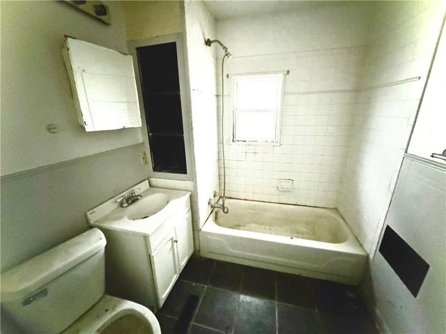 718 Thompson Avenue, St Joseph, MO 64504