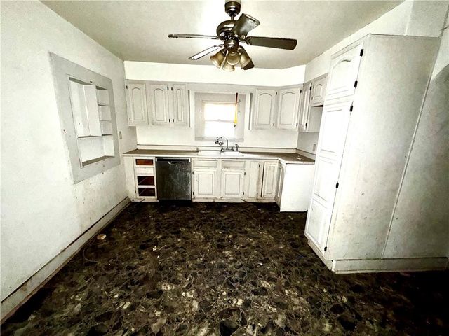 718 Thompson Avenue, St Joseph, MO 64504