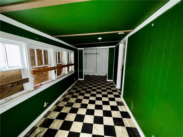 718 Thompson Avenue, St Joseph, MO 64504