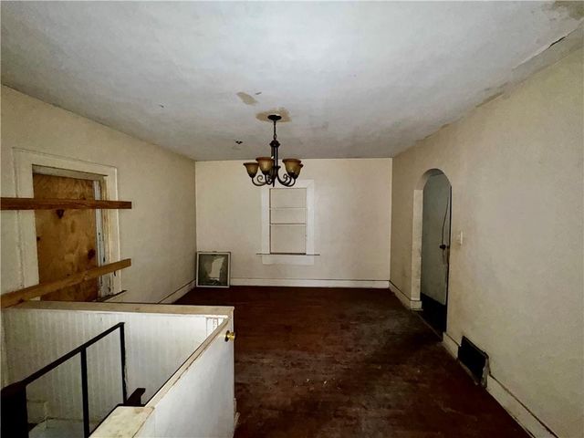 718 Thompson Avenue, St Joseph, MO 64504