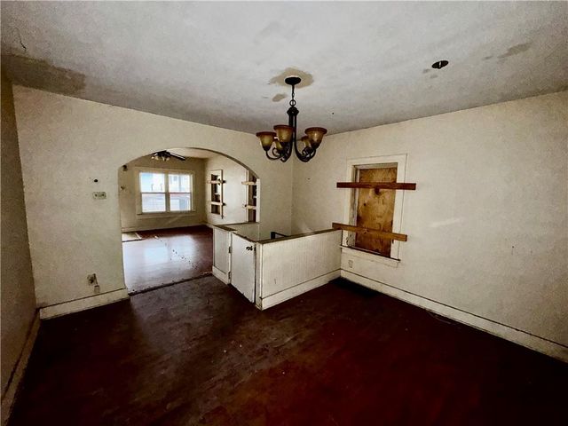 718 Thompson Avenue, St Joseph, MO 64504