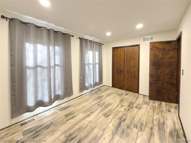 174 Lange Drive, Troy, MI 48098