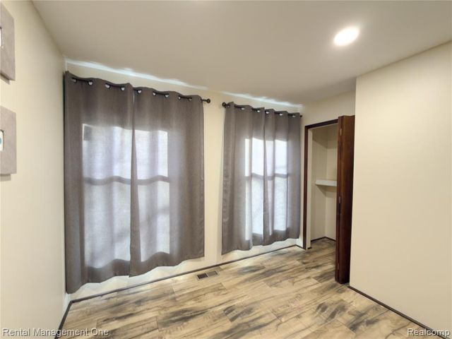 174 Lange Drive, Troy, MI 48098