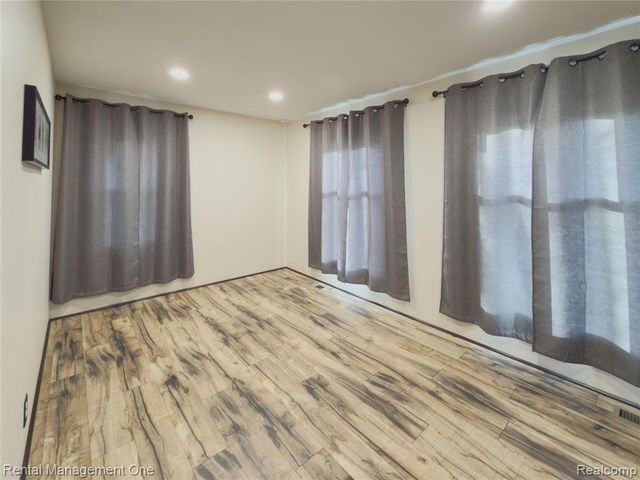 174 Lange Drive, Troy, MI 48098