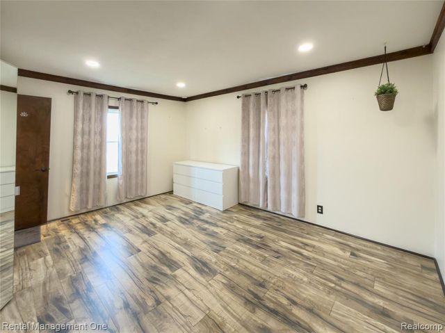 174 Lange Drive, Troy, MI 48098