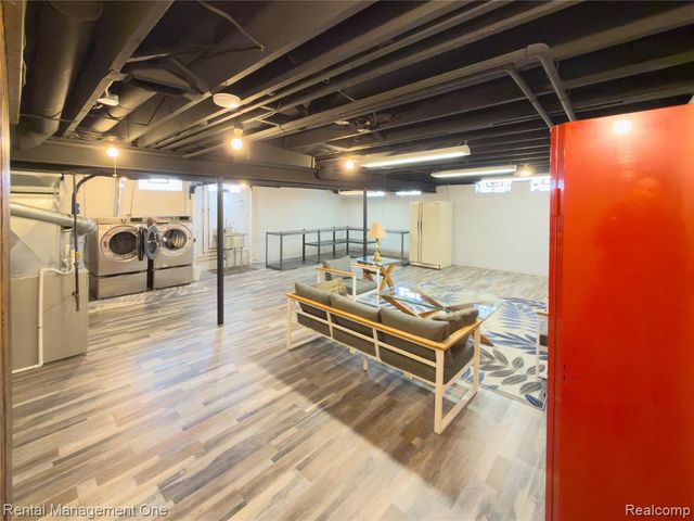 174 Lange Drive, Troy, MI 48098