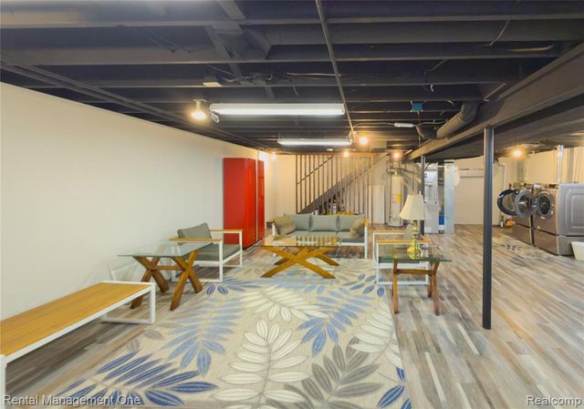 174 Lange Drive, Troy, MI 48098