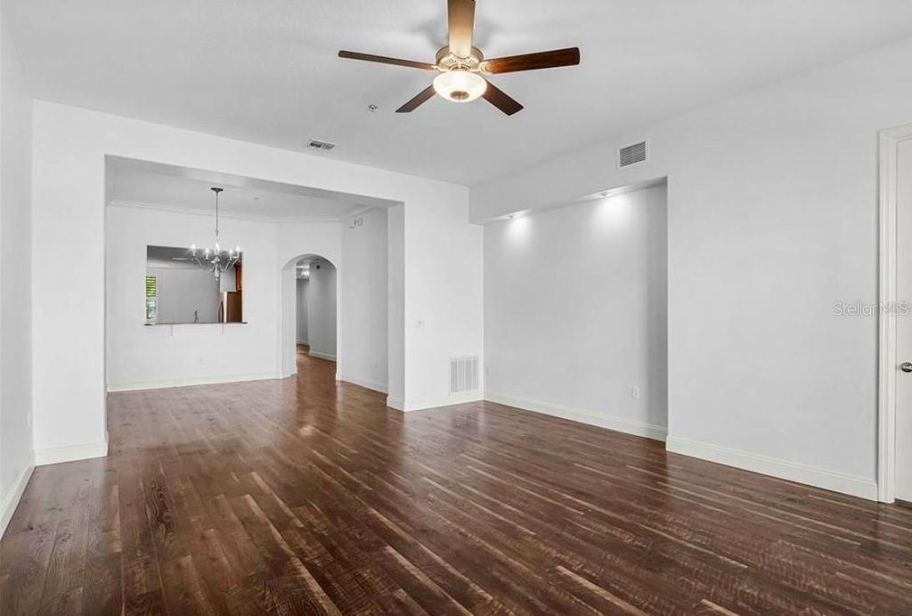 Image 13 of property listing at 8749 THE ESPLANADE 10, Orlando, FL 32836