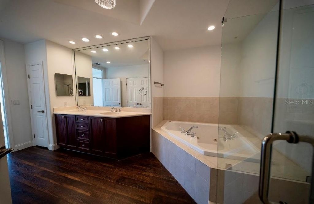 Image 37 of property listing at 8749 THE ESPLANADE 10, Orlando, FL 32836