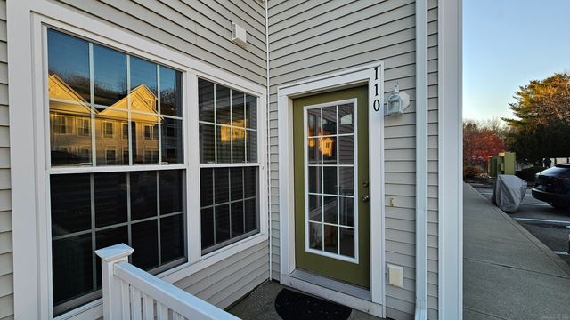 136 Meridian Street 110, Groton, CT 06340