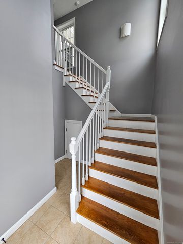 136 Meridian Street 110, Groton, CT 06340