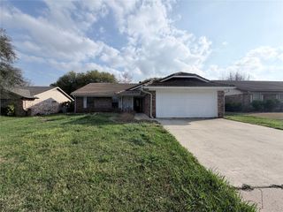 110 Iberis Court, Arlington, TX 76018