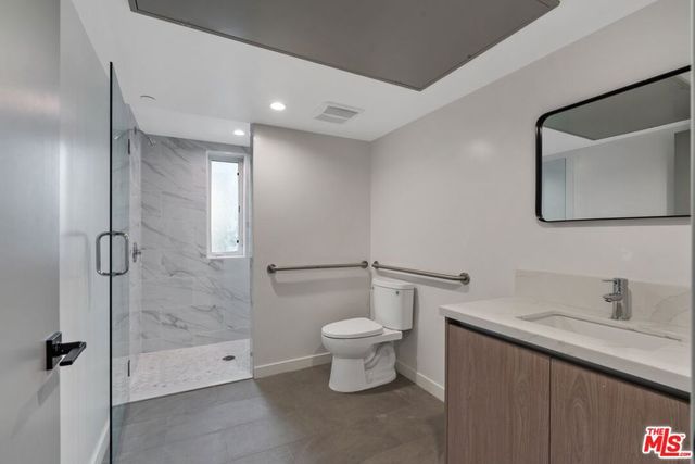 10918 Camarillo Street 403, North Hollywood, CA 91602