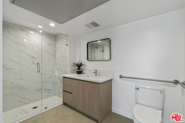10918 Camarillo Street 403, North Hollywood, CA 91602