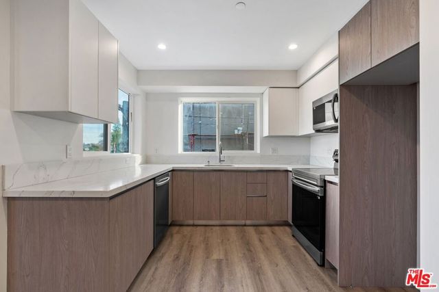 10918 Camarillo Street 403, North Hollywood, CA 91602