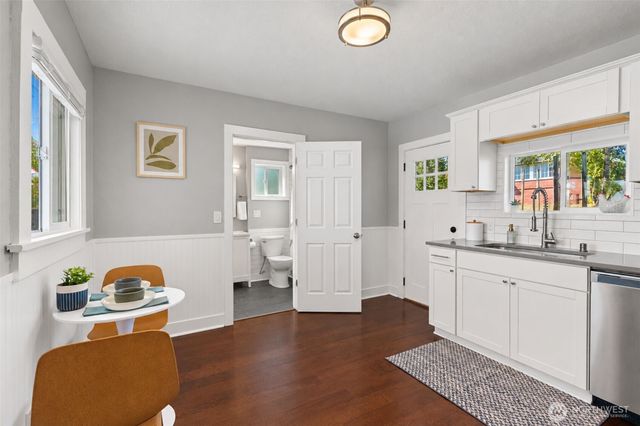 8143 10th Avenue SW, Seattle, WA 98106