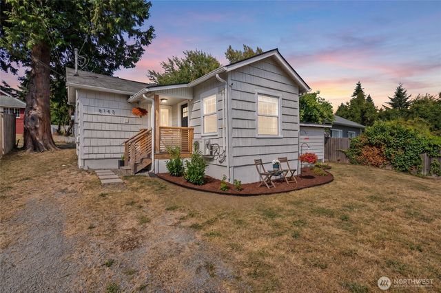 8143 10th Avenue SW, Seattle, WA 98106