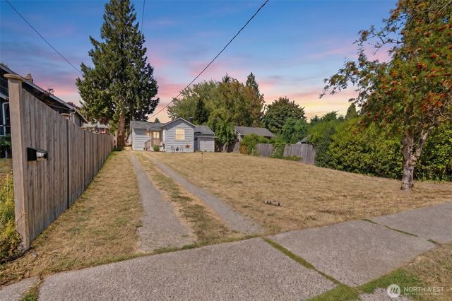 8143 10th Avenue SW, Seattle, WA 98106