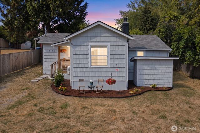 8143 10th Avenue SW, Seattle, WA 98106