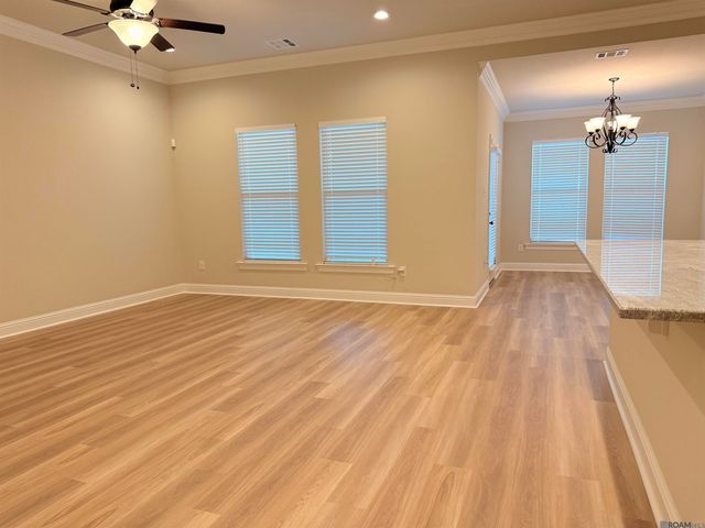 10019 Ole Millstead Ct, Baton Rouge, LA 70816