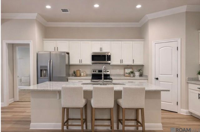 10019 Ole Millstead Ct, Baton Rouge, LA 70816