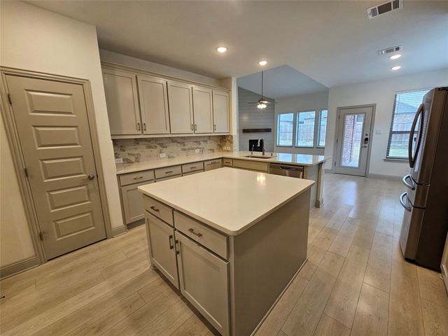 3216 Southampton Drive, Mesquite, TX 75181