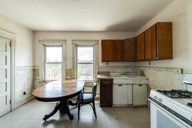 38 May Street, Poughkeepsie, NY 12603