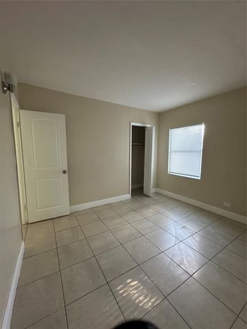 729 NW 17th Avenue, Fort Lauderdale, FL 33311