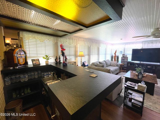 325 Westview Drive, Biloxi, MS 39531
